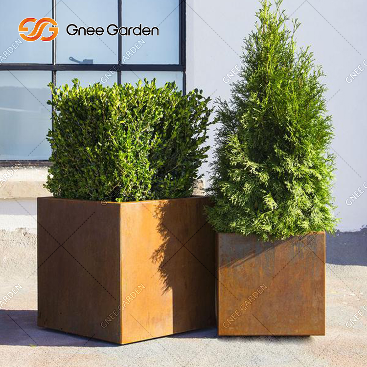 Minimalist Steel Planters Garden Decor